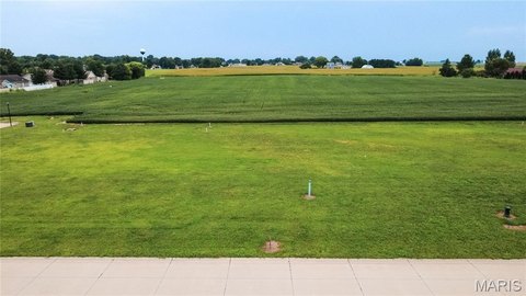 LAND - New Baden, IL