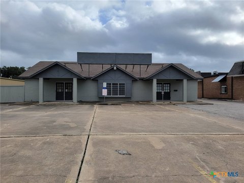 Retail Storefront on High-Traffic Corridor