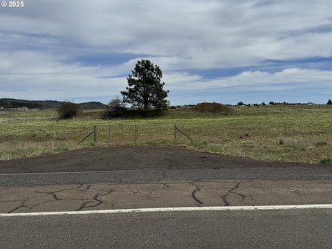 Goldendale Land with Highway Frontage