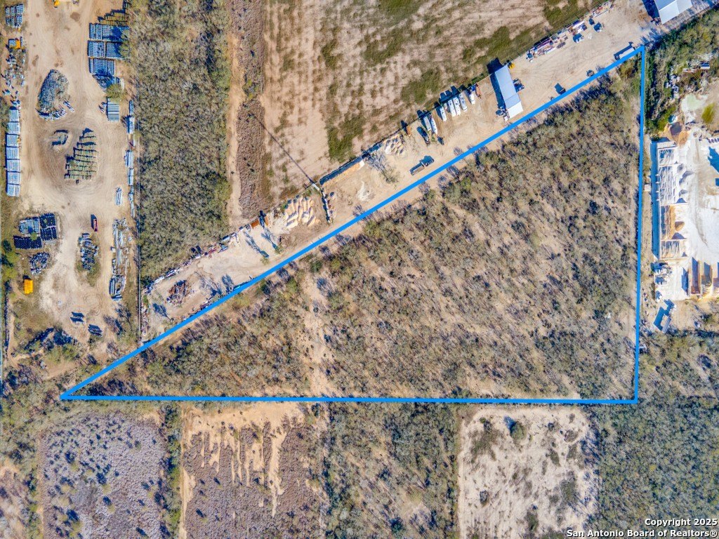 Unrestricted Land Near San Antonio