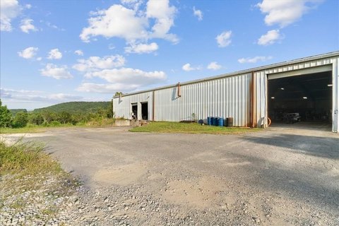 Tunnel Hill Warehouse on Acreage