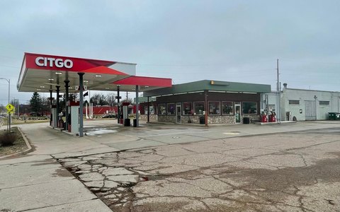 Profitable Gas Station with Liquor