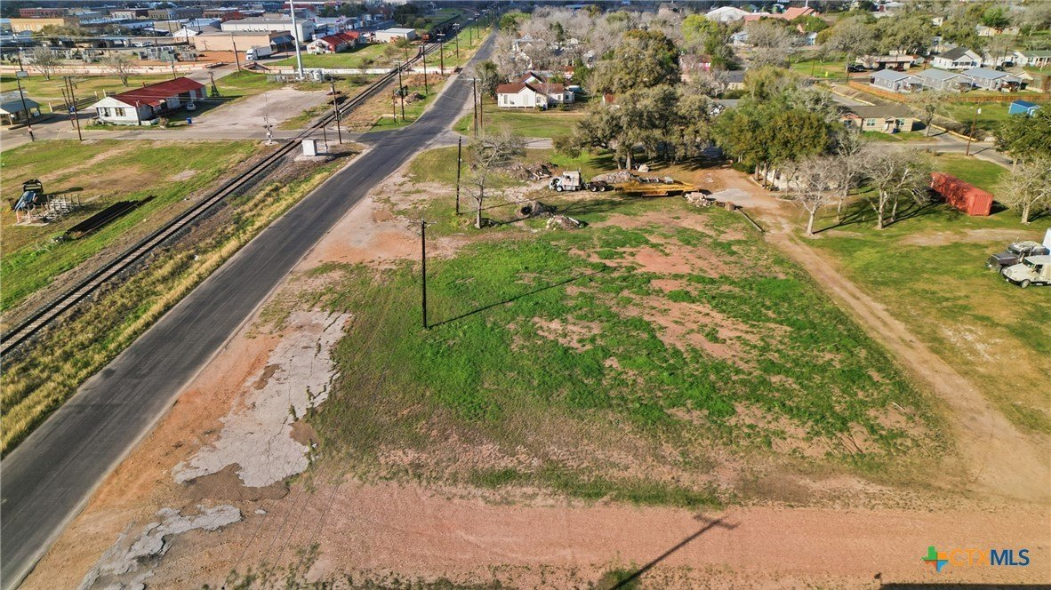 Industrial Corner Lot in Yoakum