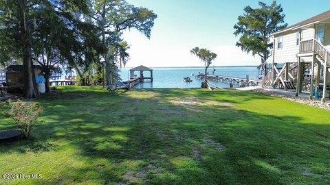 Land, Lake Waccamaw, NC