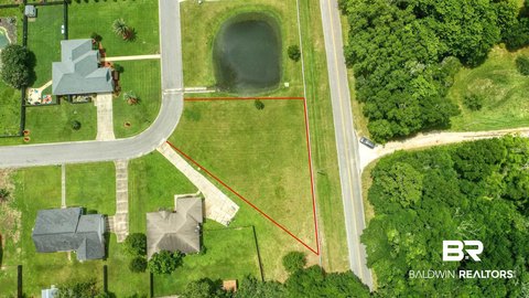Vacant Residential Lot in Community