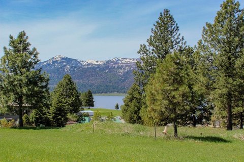 Lake View Lot in Cascade
