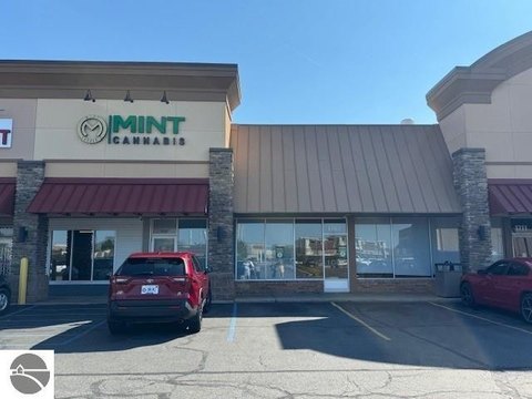 Remodeled Retail Space in Shopping Center