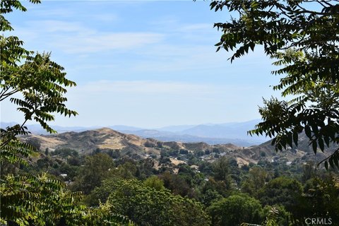 Landlocked Lot in Val Verde