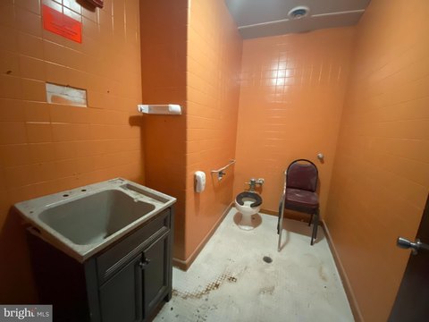 Prime Retail Storefront in Vineland