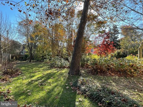 LAND - MILTON, DE