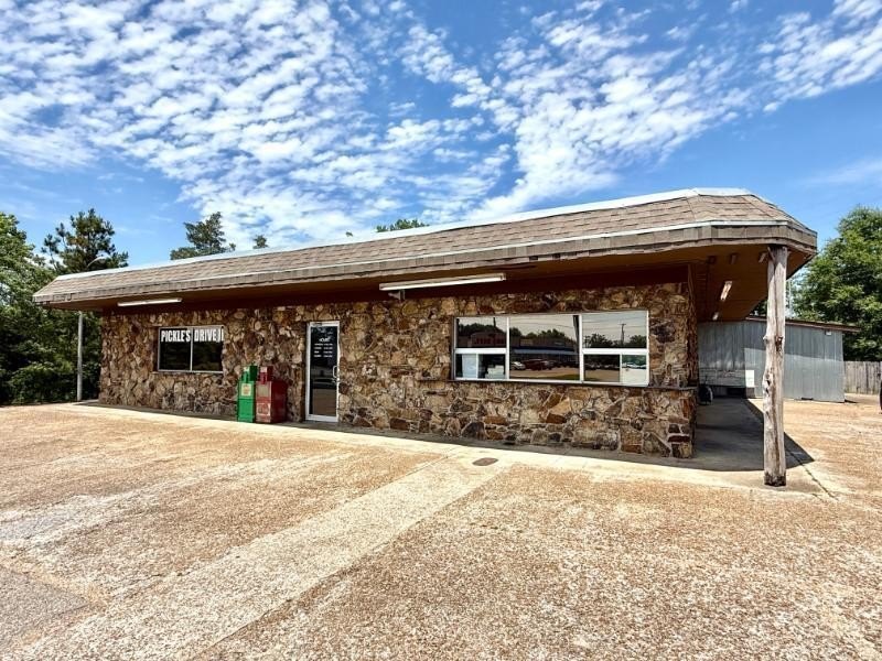 Established Restaurant with Drive-In Charm