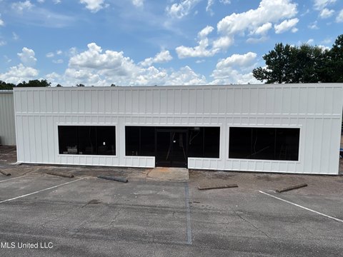 Wiggins, MS Commercial Space