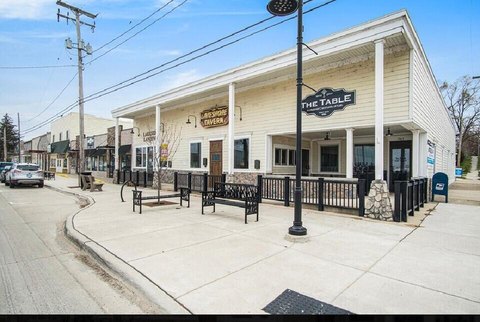 Downtown Lakeside Commercial Space Available