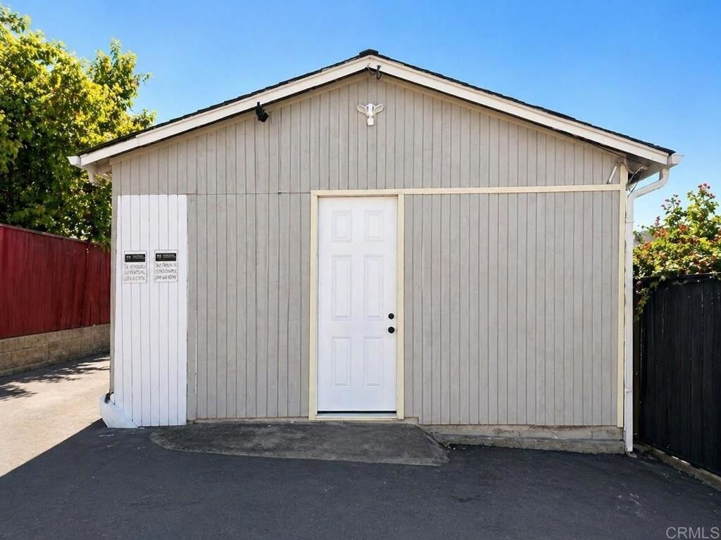 208 E Mission Rd, Fallbrook, CA 92028