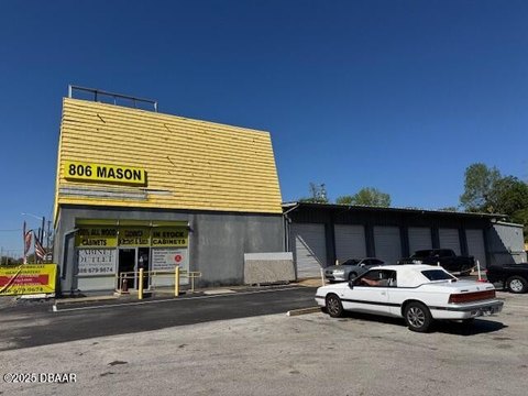 Daytona Beach Commercial Building