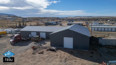 Industrial Building on 2.76 Acres