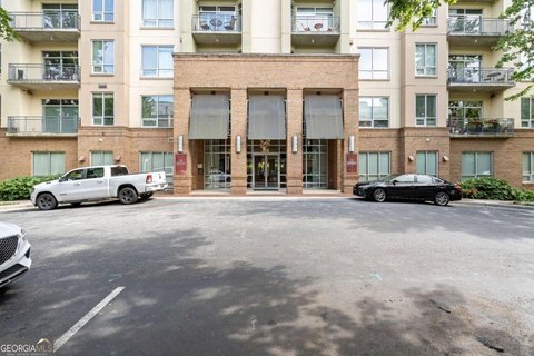 Cosmopolitan Drive Condo in Atlanta