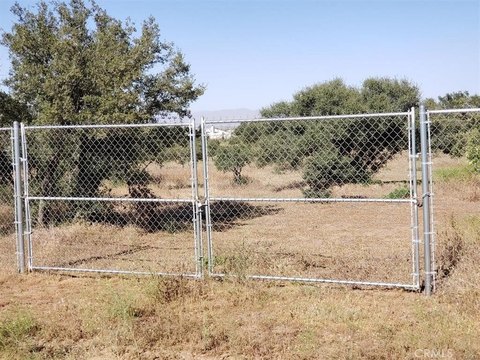 LAND - Oak Hills, CA