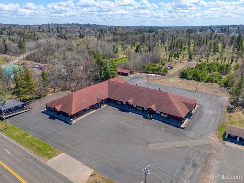 Multifunctional Commercial Property in Ironwood