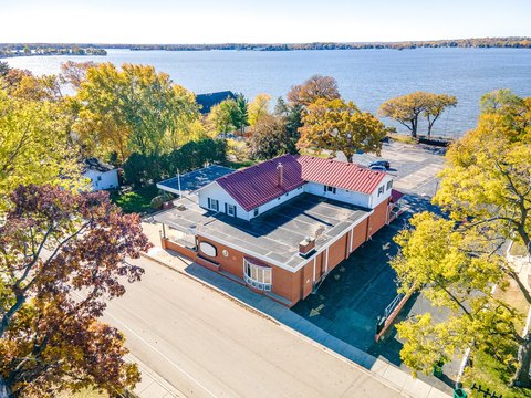 Lakefront Commercial Property in Fox Lake