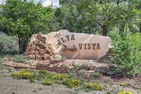 Land, Tijeras, NM