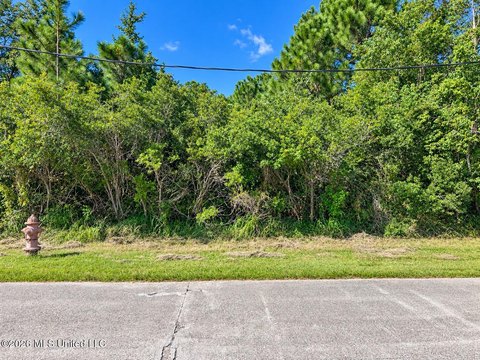 Land, Waveland, MS