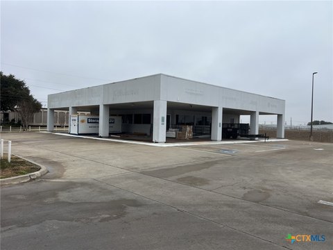 Victoria, TX Commercial Building