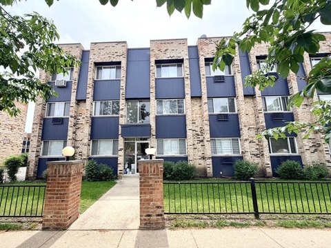 Well-Maintained Chicago Multifamily Investment