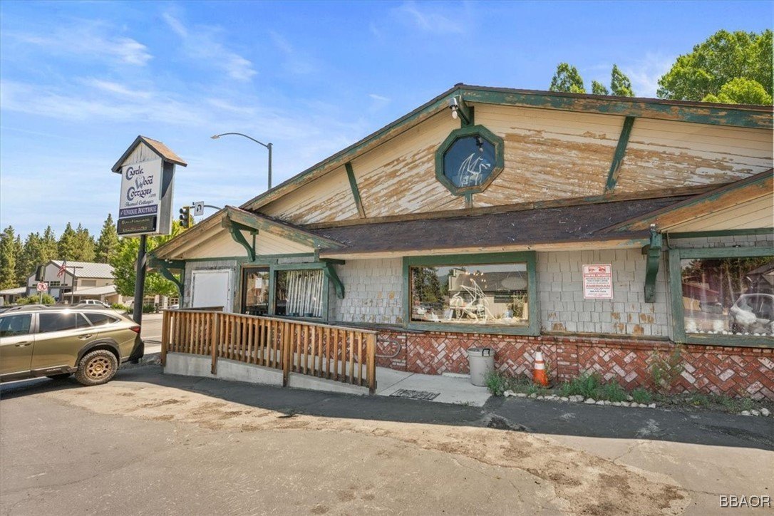 Commercial Building on Big Bear Blvd