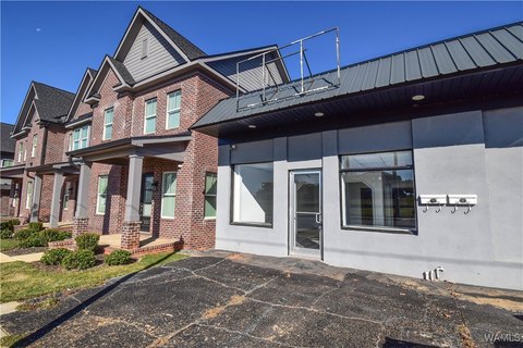 Renovated Office Suite on University