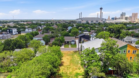 LAND - San Antonio, TX