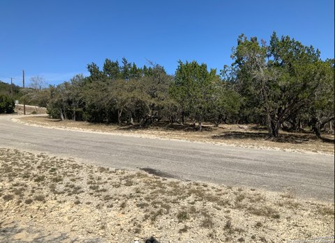 Land, Lakehills, TX