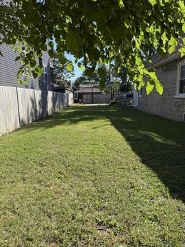 Land, Chicago, IL