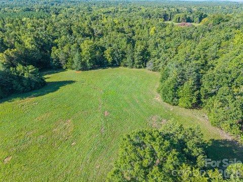 Horse-Fenced Mini-Farm Acreage