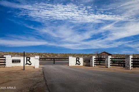 Wickenburg Land: Horse Property Potential