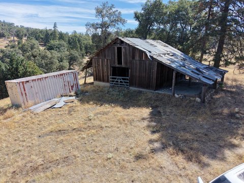 Land with Barn and Springs