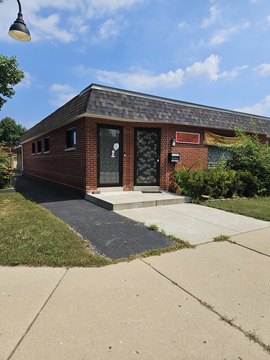 Zion, IL Commercial Building