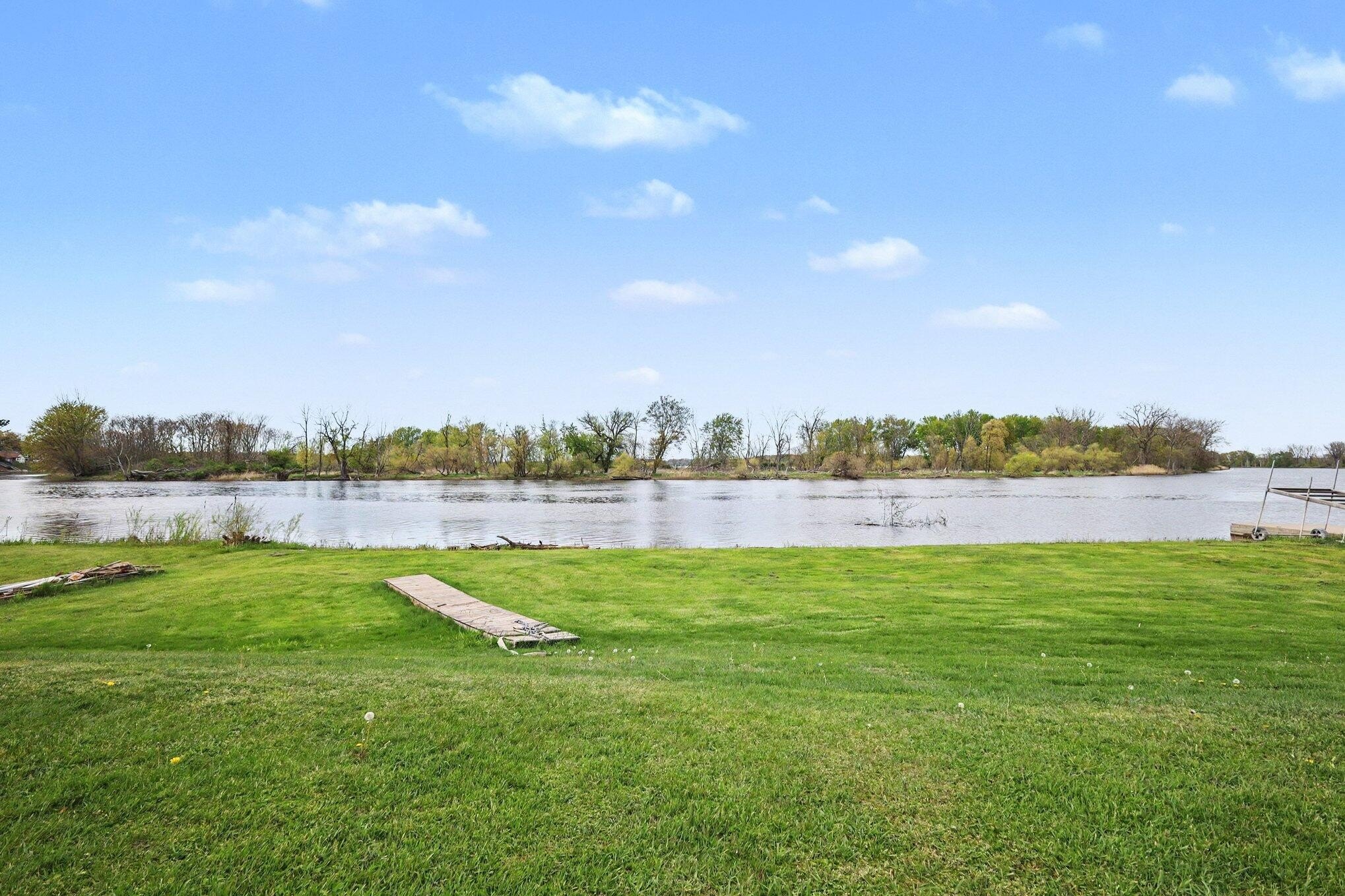Waterfront Land on Grand River