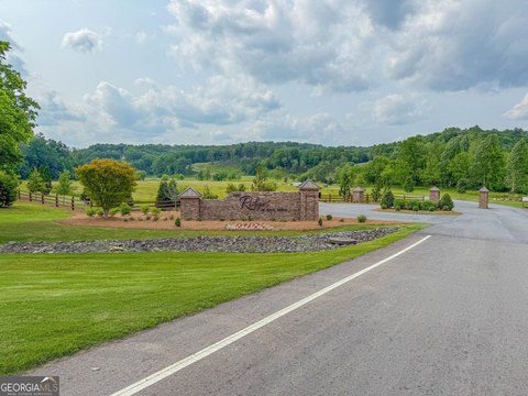 Residential Land in Mountain Community