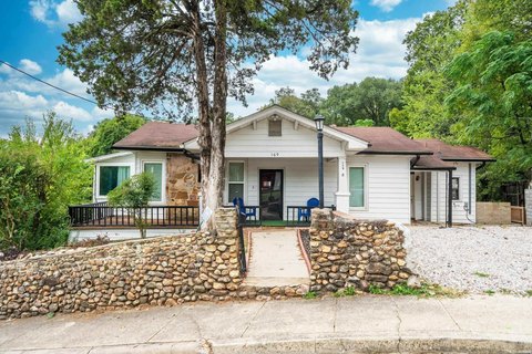 Remodeled Duplex in Downtown Hot Springs