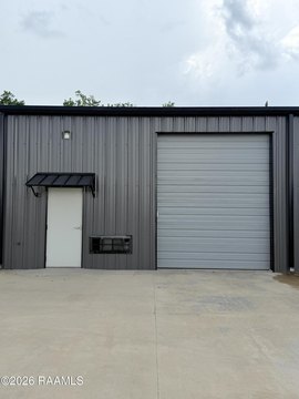 Insulated Flex Space with Office