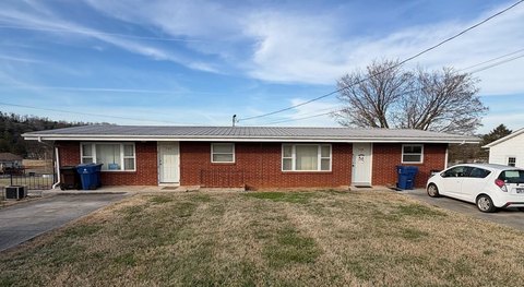 Triplex Near Carson-Newman University