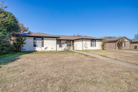 Remodeled Duplex With Leased Units