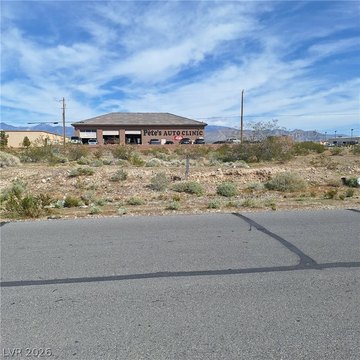 Commercial Lot in Growing Community