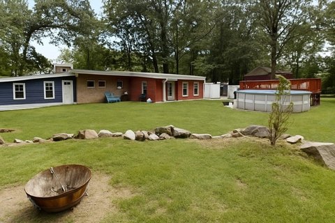 Spacious Two-Unit Home in Salem
