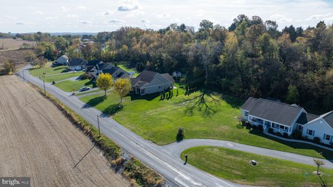Land, MOUNT JOY, PA