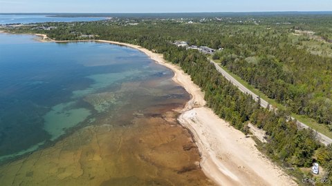 LAND - Manistique, MI