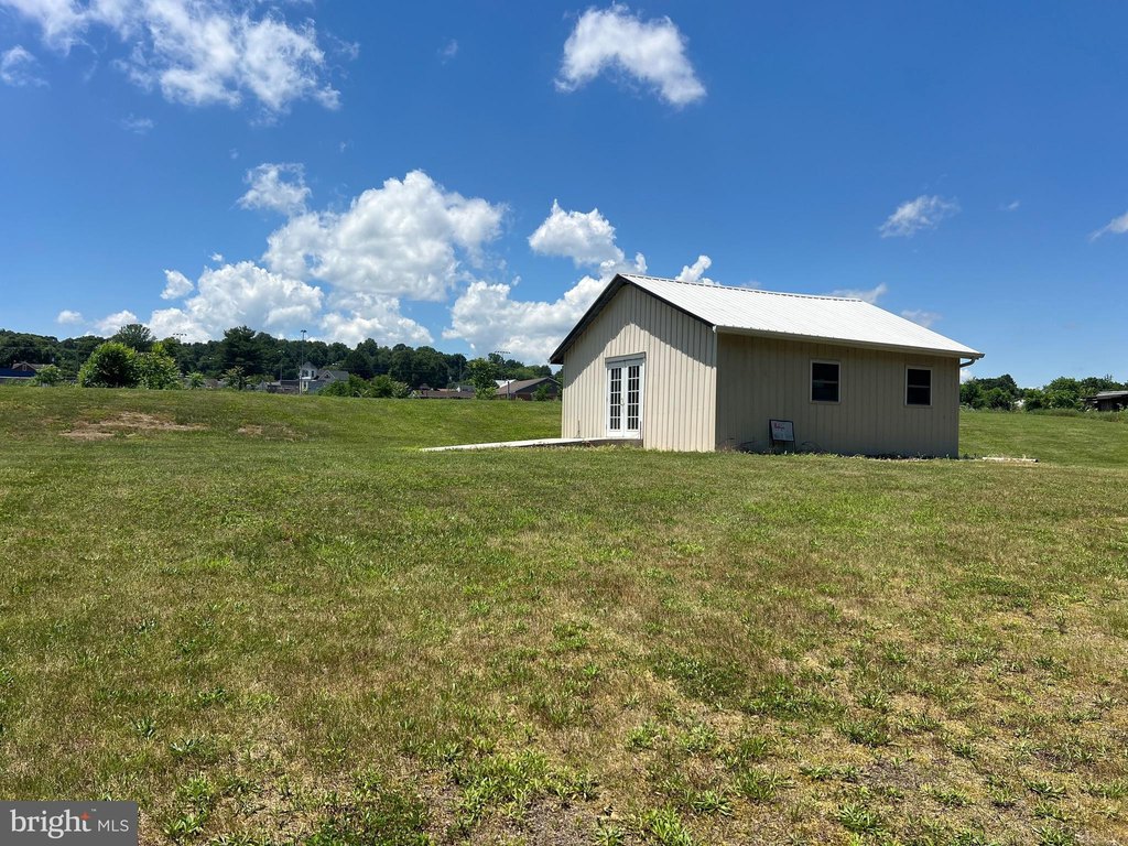 581 Frnt St, Newport, PA 17074
