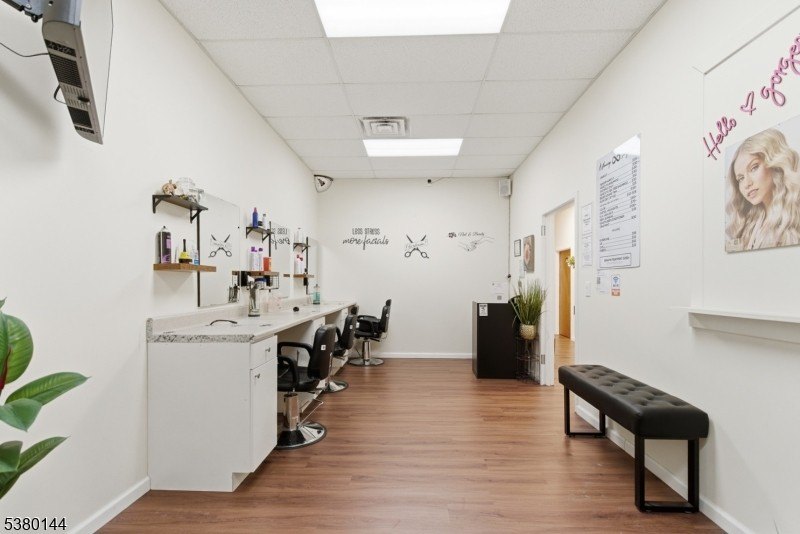 West Orange Retail Business Opportunity