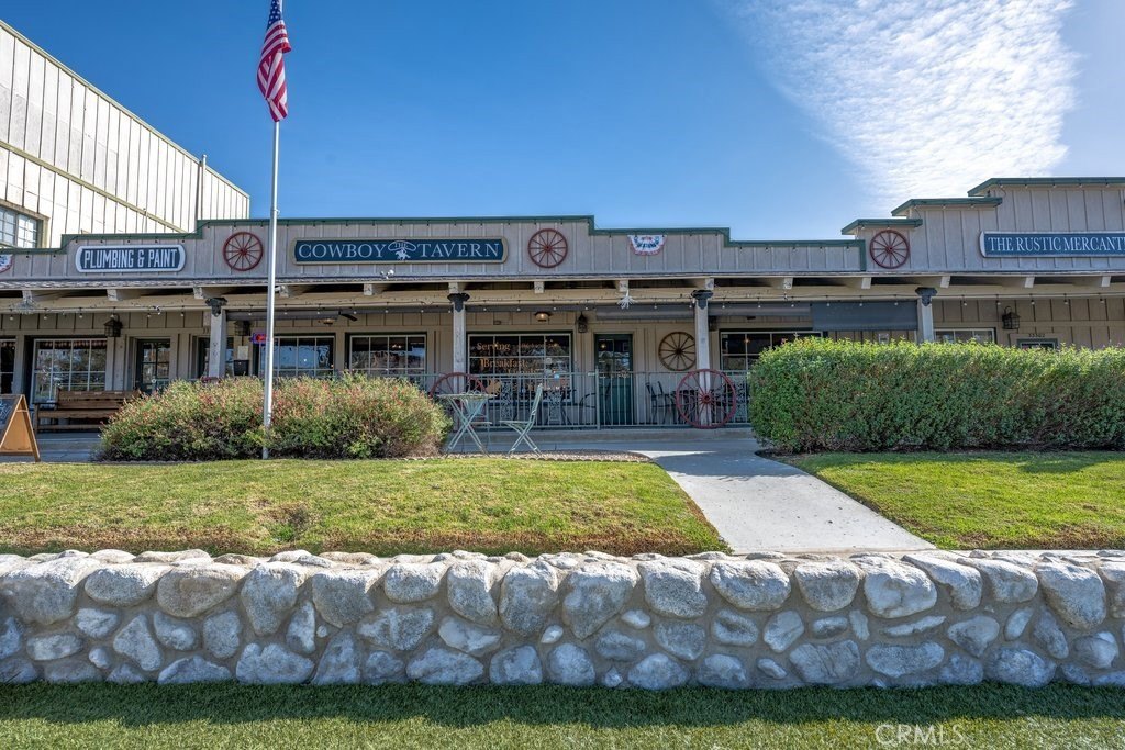 Established Tavern in Agua Dulce
